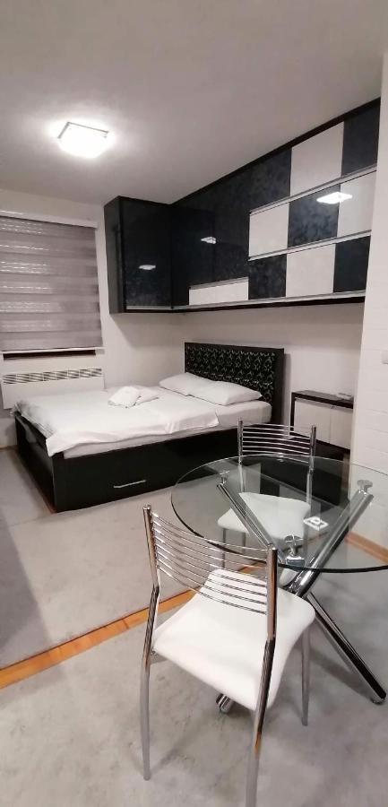 Apartman De Lux ซลาตีบอร์ ภายนอก รูปภาพ